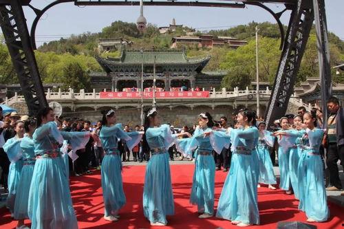 泰中成人礼视频,青春蜕变，传统与现代的交融